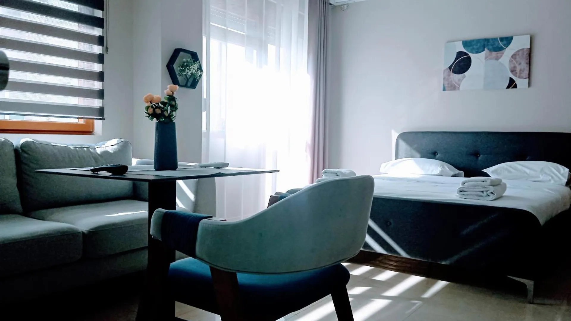 Bazar3 Mini Apartament Tirana